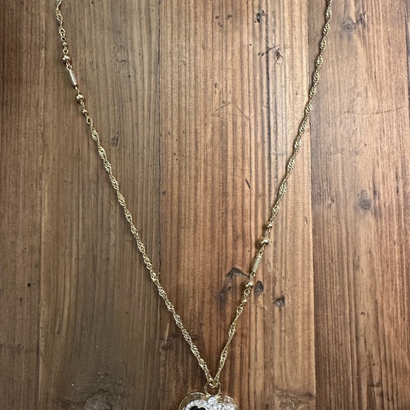 Elegant Gold and Black Heart Pendant Necklace - Picture 3 of 6